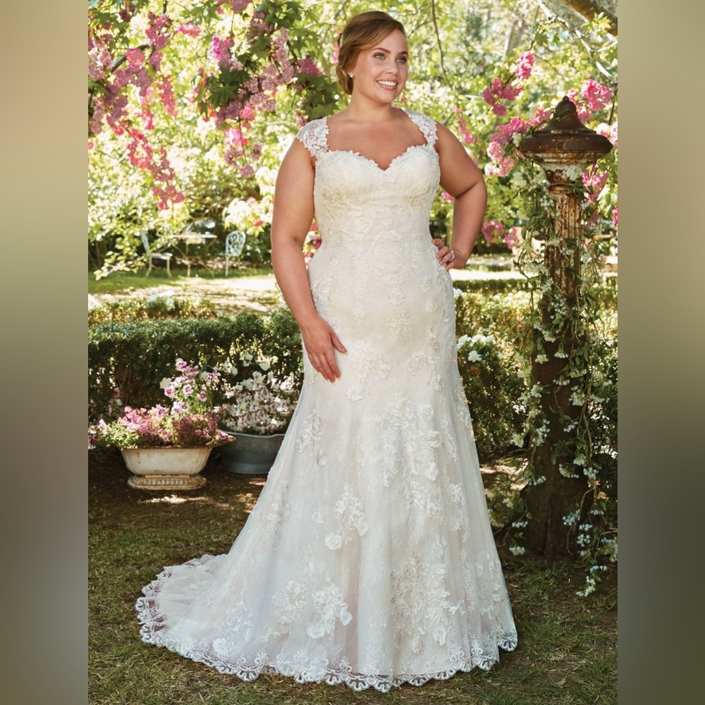 Maggie Sotero Brenda Rebecca Ingram) Wedding Dress Antique Ivory